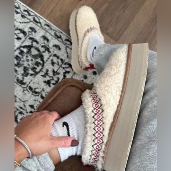 ❤️🤍NWT UGG TAZZ Natural Braid platform Slippers - Womens 6🤍❤️ - Picture 6 of 9